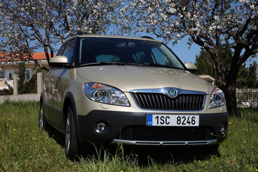  Skoda Fabia Scout 2011 года  (фото 9 из 13)